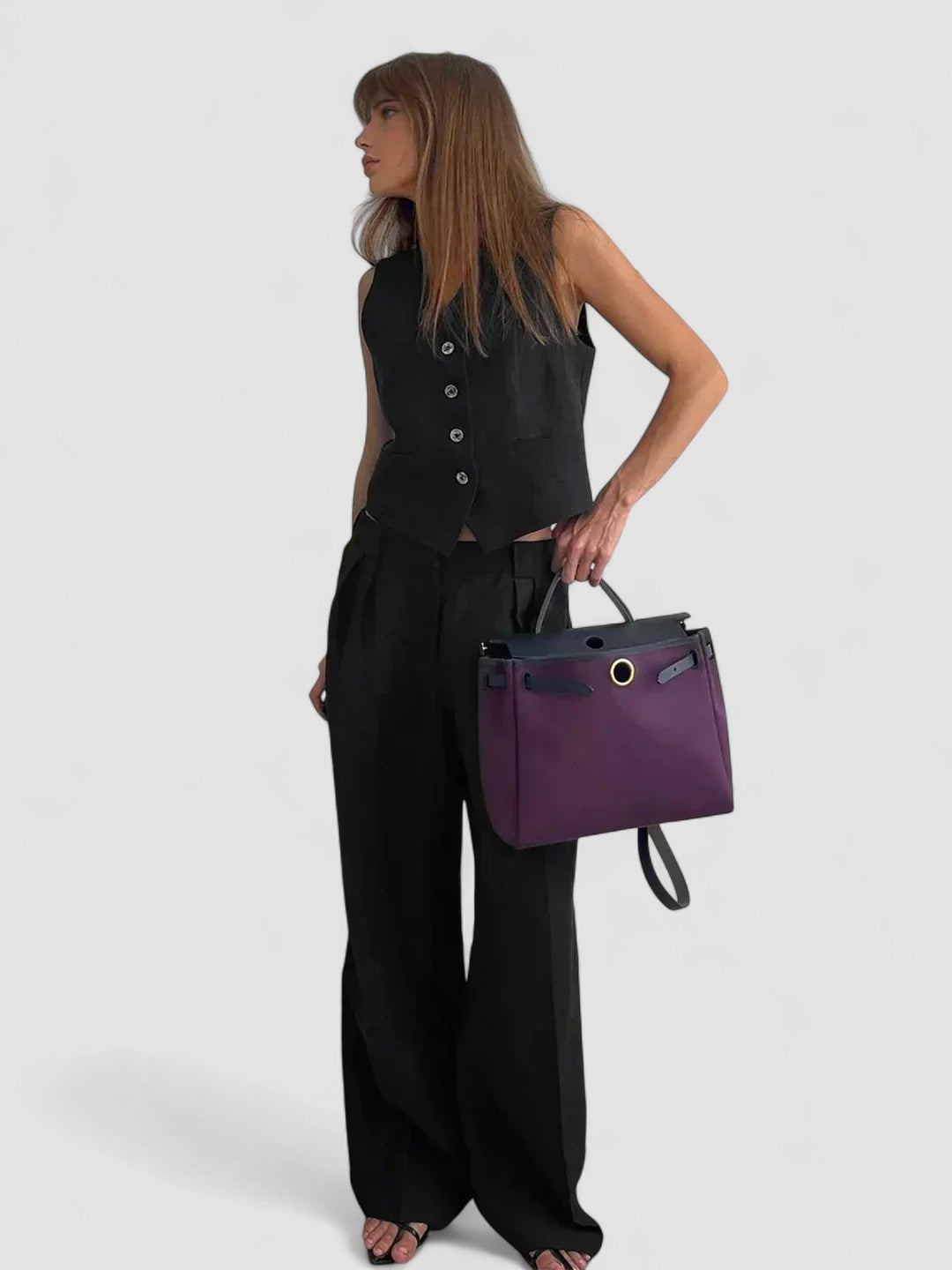 Negru / L