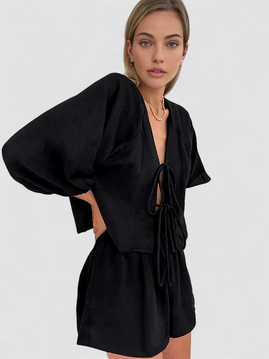 Negru / L